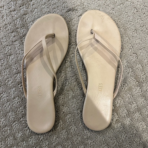 Tkees Foundation Matte Flip Flops - Picture 2 of 3